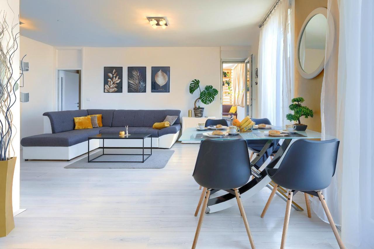 Seny Gold Lägenhet Pula Exteriör bild